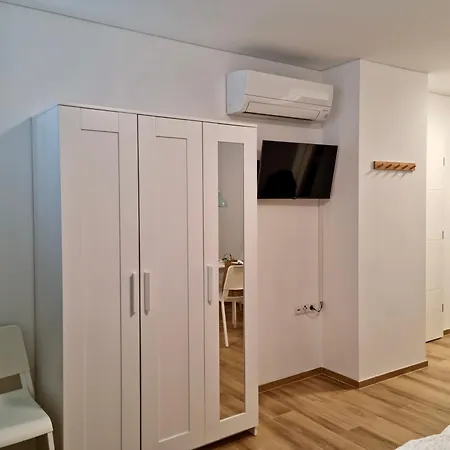 Studio Apartment Zara