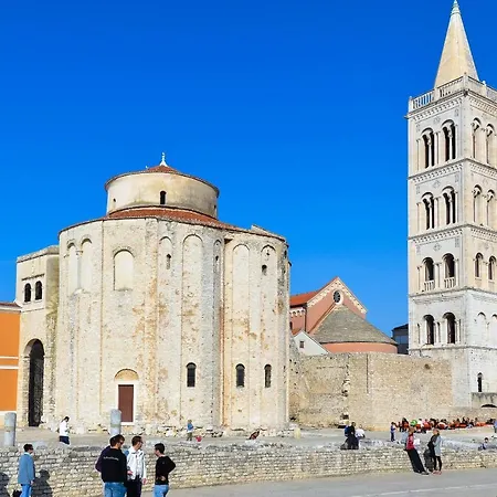 Studio Apartment Zara זאדאר