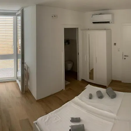 Studio Apartment Zara *