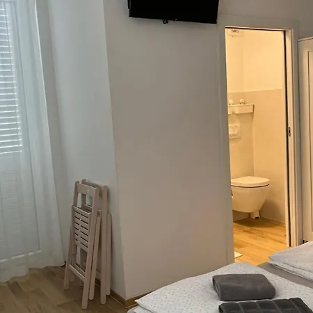 Studio Apartment Zara